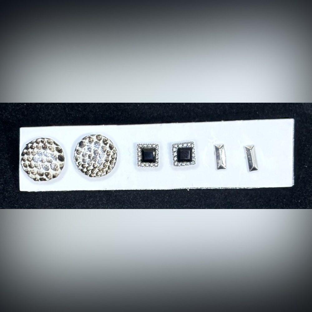 Set of 3 stud earrings A91